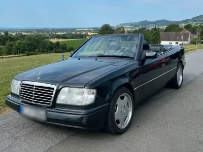 Gebraucht Mercedes E220 150 PS (110 kW) 1995 Schwarz Cabrio