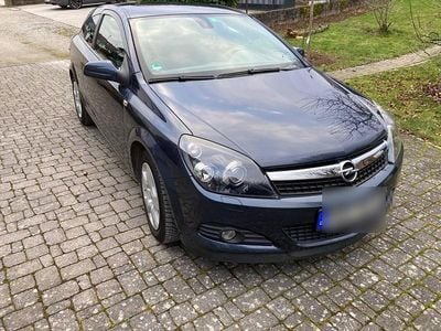 Grau Gebraucht 2009 Opel Astra GTC Innovation Coupé | 2.900 € (Fairer Preis)