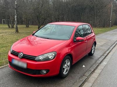 Gebraucht VW Golf VI 80 PS (58 kW) 2009 Rot Kleinwagen