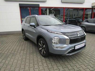Gebraucht Mitsubishi Outlander P-HEV Edition 136 PS (100 kW) 2025 Mondstein grau Kombi