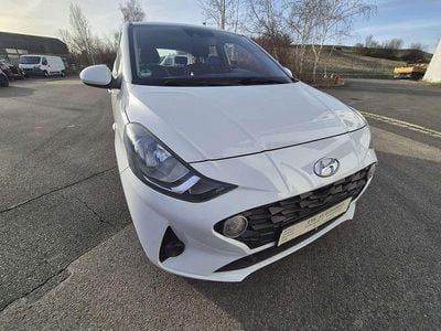 Gebraucht Hyundai i10 67 PS (49 kW) 2020 Polar white / sol Kleinwagen