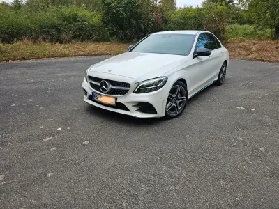 Gebraucht Mercedes C180 156 PS (114 kW) 2019 Weiß Limousine