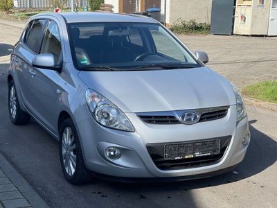 gebraucht Hyundai i20 Comfort** Automatik * NEU TÜV * Klima * 1.4