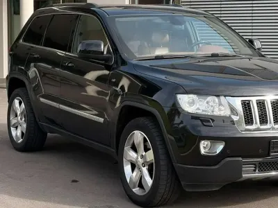 Gebraucht Jeep Grand Cherokee Overland 271 PS (199 kW) 2011 Brilliant black crystal pearl SUV