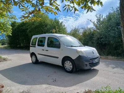 Gebraucht Renault Kangoo Authentique 106 PS (77 kW) 2013 Weiß Van / Kleinbus