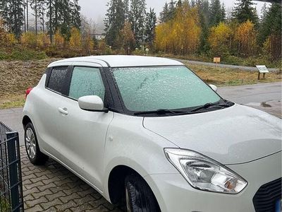 Gebraucht Suzuki Swift 91 PS (66 kW) 2018 Weiß Kleinwagen