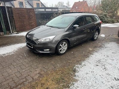 Gebraucht Ford Focus 120 PS (88 kW) 2015 Grau Kombi