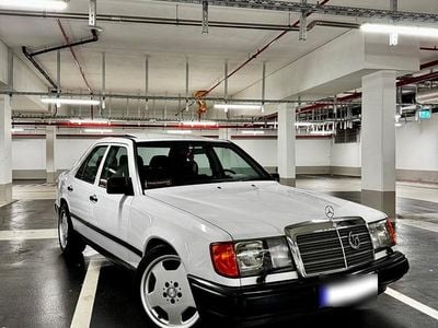 Brugt Mercedes E260 160 HK (117 kW) 1988 Hvid Sedan