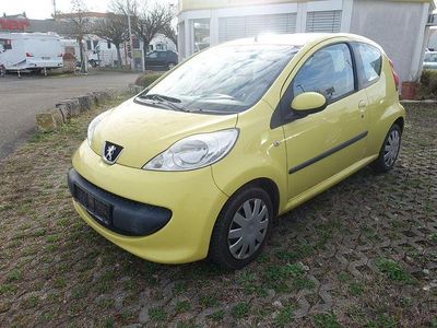 Gebraucht Peugeot 107 Filou 68 PS (50 kW) 2008 Zu lackieren gelb b0/deckende Kleinwagen