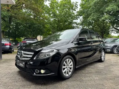 Gebraucht Mercedes B200 136 PS (100 kW) 2014 Schwarz Kleinwagen