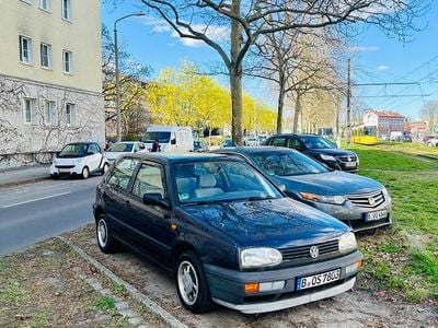 Usata VW Golf III 75 CV (55 kW) 1995 Viola Berlina