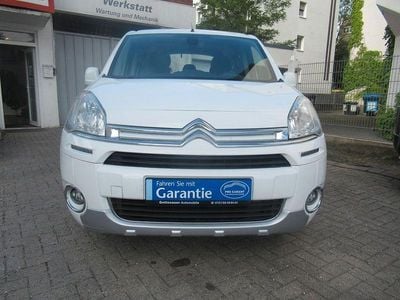 Weiß Gebraucht 2015 Citroën Berlingo SELECTION Van / Kleinbus | 7.790 € (Fairer Preis)