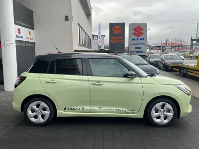 Neu Suzuki Swift Comfort+ 83 PS (61 kW) 2026 Grün Kleinwagen
