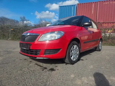 Gebraucht Skoda Fabia Cool Edition 60 PS (44 kW) 2014 Rot Limousine