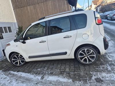 Weiß Gebraucht 2011 Citroën C3 Picasso Van / Kleinbus | 2.500 €
