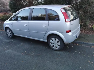 Gebraucht Opel Meriva 100 PS (73 kW) 2004 Silber Van / Kleinbus