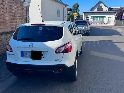 Gebraucht Nissan Qashqai 130 PS (95 kW) 2011 Weiß SUV