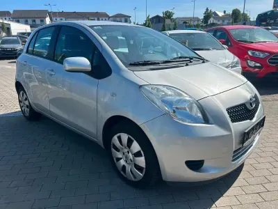 Gebraucht Toyota Yaris Sol 87 PS (63 kW) 2007 Silber Kleinwagen