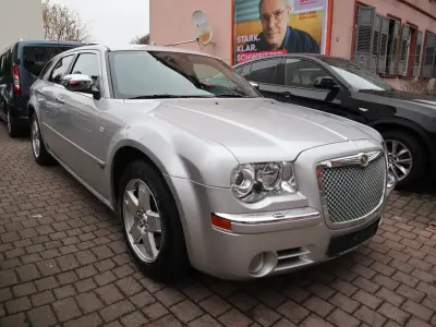 Używany Chrysler 300C Touring 249 KM (183 kW) 2006 Srebrny Kombi