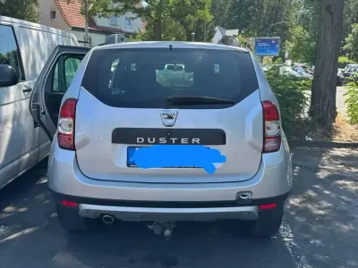 Gebraucht Dacia Duster 109 PS (80 kW) 2015 Grau SUV