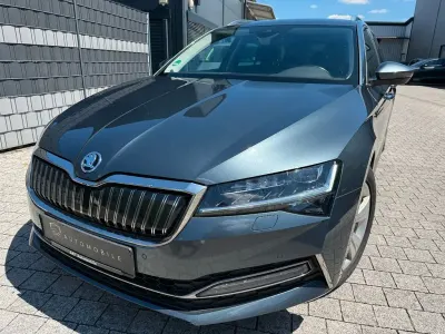 Gebraucht Skoda Superb SportLine 156 PS (114 kW) 2020 Grau Kombi