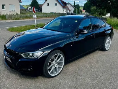 Gebraucht BMW 320 Sport Line 184 PS (135 kW) 2013 Schwarz Limousine