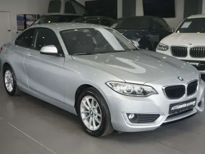 Gebraucht BMW 220 Advantage 184 PS (135 kW) 2017 Glaciersilber metallic Coupé