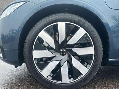 Second-hand Volvo V90 Ultra 349 CP (256 kW) 2025 Albastru Break