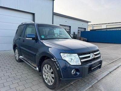 Gebraucht Mitsubishi Pajero 170 PS (125 kW) 2009 Schwarz SUV
