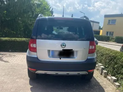 Gebraucht Skoda Yeti 105 PS (77 kW) 2013 Silber SUV