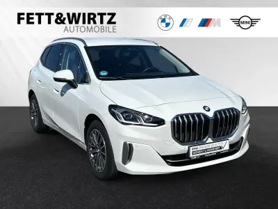 Gebraucht BMW 220 Active Tourer Luxury Line 163 PS (119 kW) 2025 Alpinweiß iii Van / Kleinbus