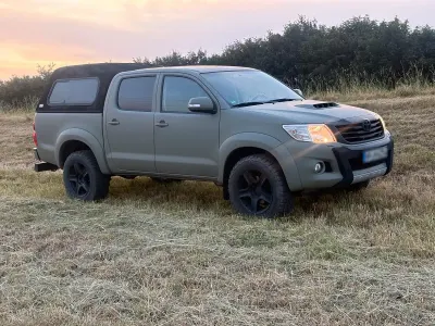 Gebraucht Toyota HiLux Executive 171 PS (125 kW) 2015 Grau Pickup