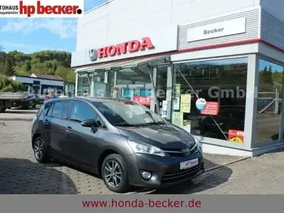 Gebraucht Toyota Verso Comfort 147 PS (108 kW) 2014 Grau Van / Kleinbus