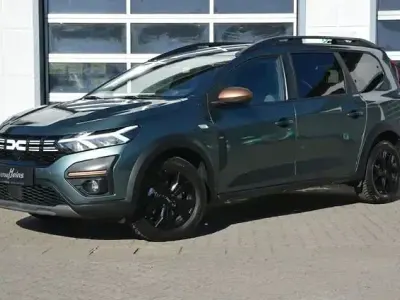 Gebraucht Dacia Jogger Extreme 110 PS (80 kW) 2024 Grün Van / Kleinbus