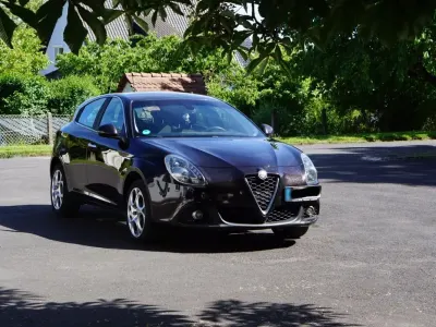 Gebraucht Alfa Romeo Giulietta 120 PS (88 kW) 2017 Braun Kleinwagen