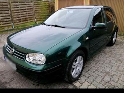 Grün Gebraucht 2002 VW Golf Limousine | 1.800 € (Fairer Preis)
