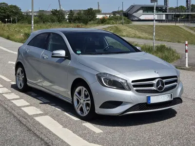 Gebraucht Mercedes A180 Urban 122 PS (89 kW) 2013 Silber Kleinwagen