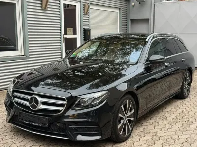 Gebraucht Mercedes E350 AMG 258 PS (189 kW) 2018 Schwarz Limousine
