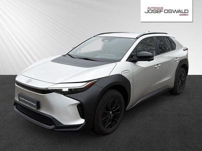 Gebraucht Toyota bZ4X Basis 150 kW (204 PS) 2022 Cosmicsilber metallic SUV