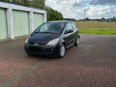 Gebraucht Mitsubishi Colt 95 PS (69 kW) 2013 Schwarz Kleinwagen