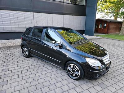 Mercedes B180