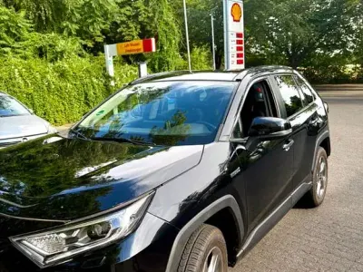 Gebraucht Toyota RAV4 Hybrid 223 PS (164 kW) 2019 Schwarz SUV