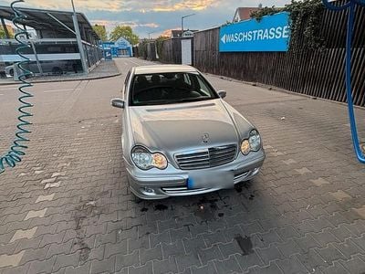 Second-hand Mercedes 200 2004 Gri Berlinǎ