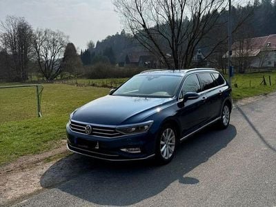 Gebraucht VW Passat Elegance 150 PS (110 kW) 2019 Blau Kombi
