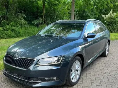 Gebraucht Skoda Superb Style 179 PS (131 kW) 2018 Grau Kombi