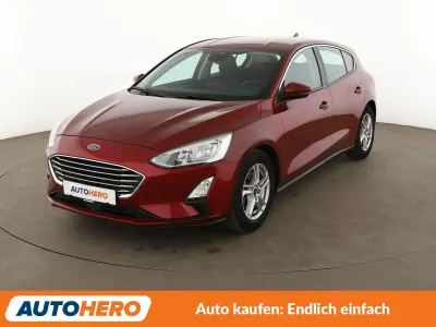 Używany Ford Focus Cool & Connect 101 KM (74 kW) 2019 Czerwony Sedan/Limuzyna