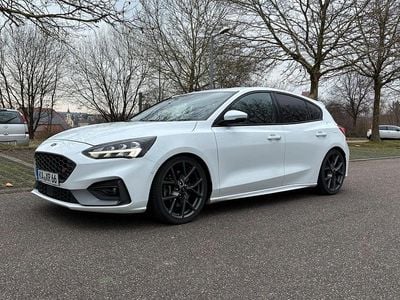 Gebraucht Ford Focus ST 280 PS (205 kW) 2019 Weiß Limousine