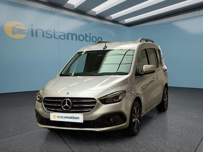 Gebraucht Mercedes T180 116 PS (85 kW) 2025 Silber Van / Kleinbus