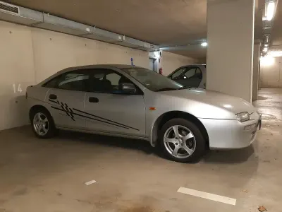 Gebraucht Mazda 323F 114 PS (83 kW) 1998 Silber Limousine