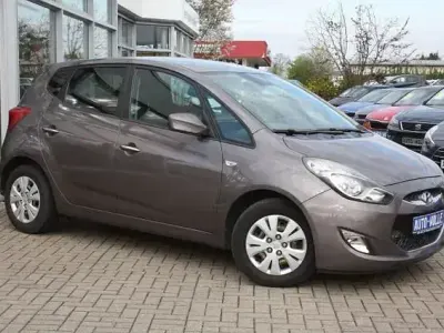 Gebraucht Hyundai ix20 Comfort 125 PS (91 kW) 2012 Grau Kleinwagen